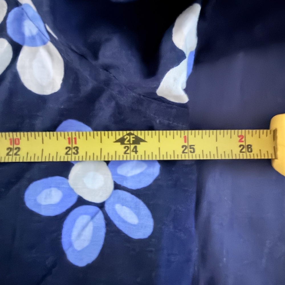 Marimekko x Uniqlo Blue and White Floral Button Down Shirt - Picture 8 of 9